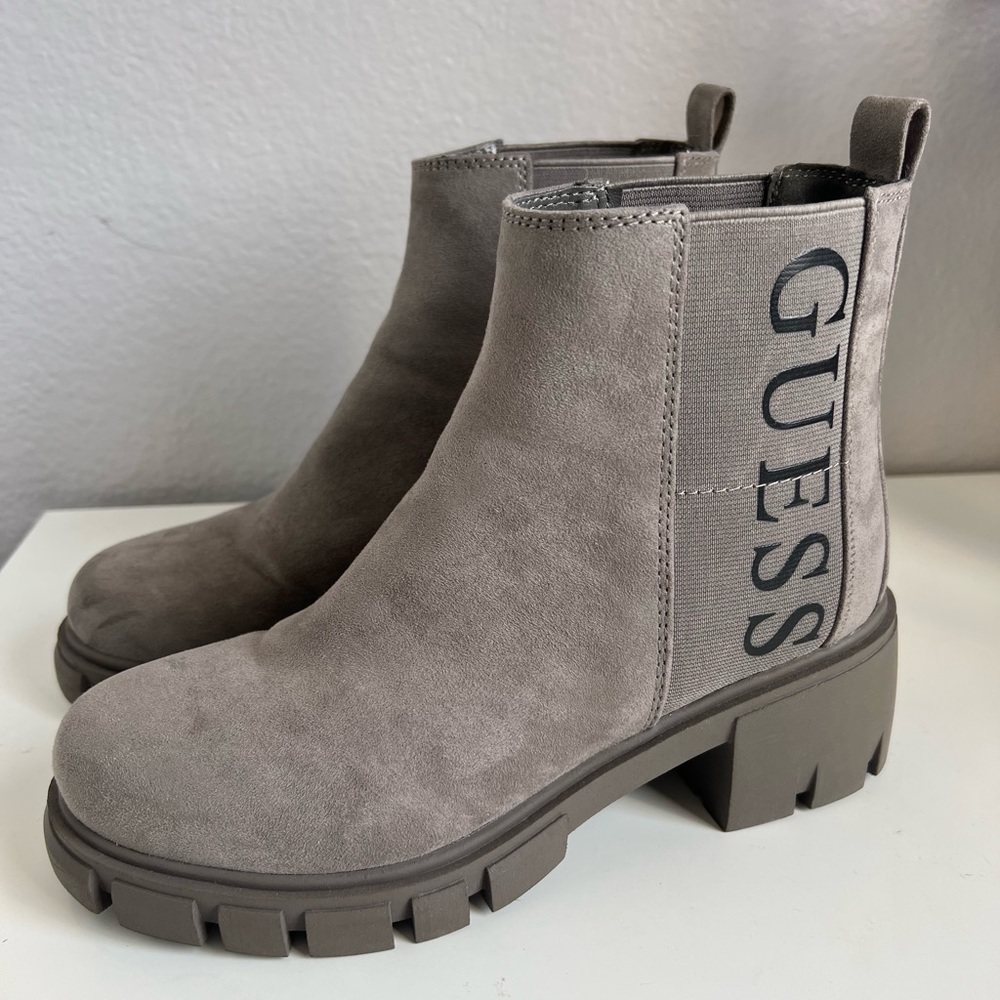 Guess boots